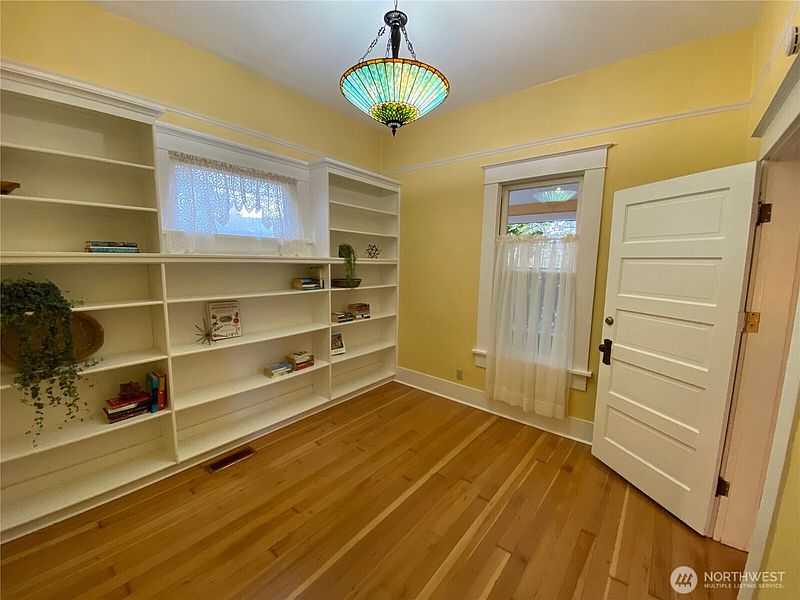 5th image of 1016 21st Street