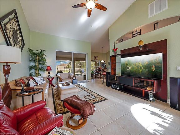 5th image of 2218 NW 2nd Ave