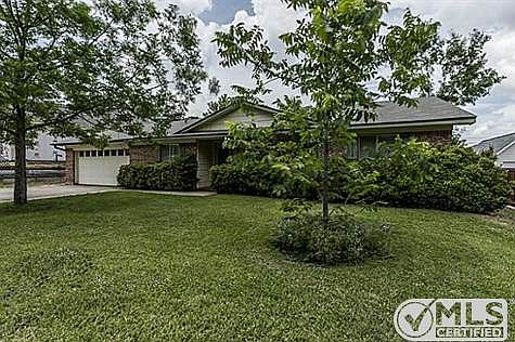 2nd image of 2610 Evinrude Dr