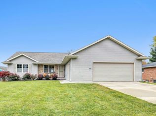 2346 Memorial Dr, Green Bay, WI 54303