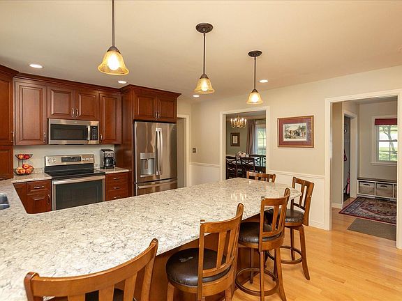 4th image of 1424 Woodland Dr SW