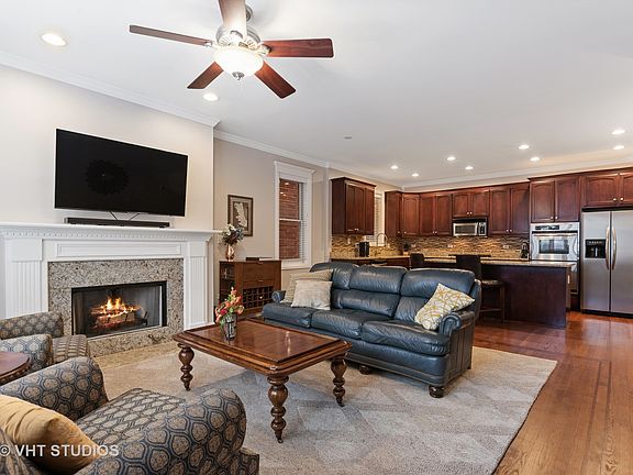 3rd image of 2049 W Belmont Ave APT 3