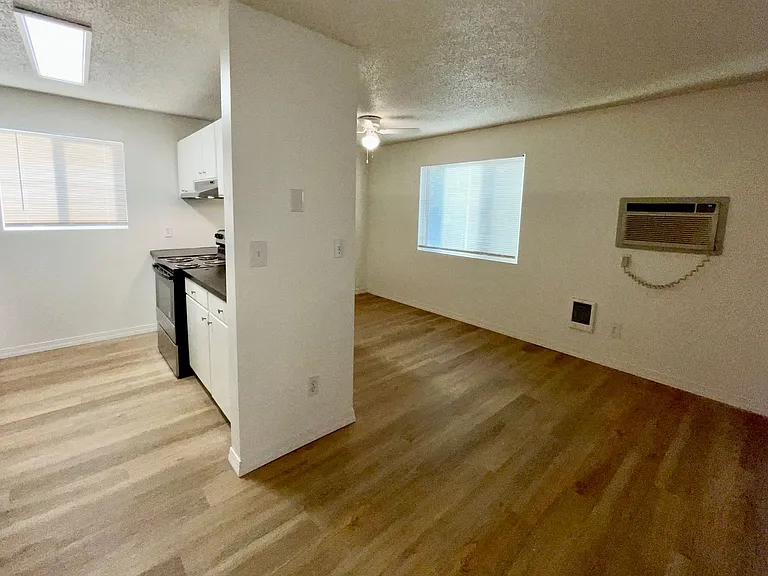 8909 E Liberty Ave — Photo 10