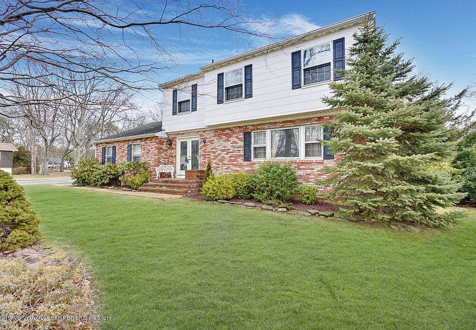 1st image of 661 Huckleberry Ln