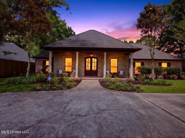 3302 Government St, Ocean Springs, MS 39564