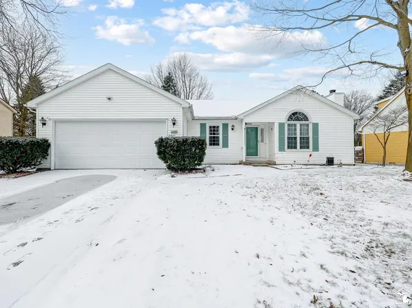 8925 Tanglewood Rd, Temperance, MI 48182