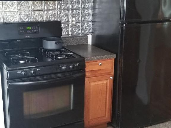 5th image of 81 E Cornell Ave