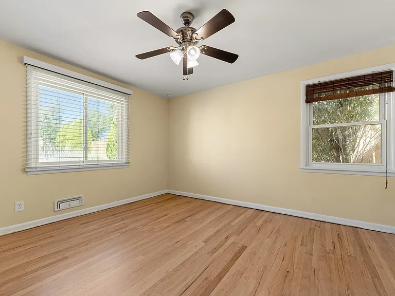 2140 Robin Dr — Photo 21