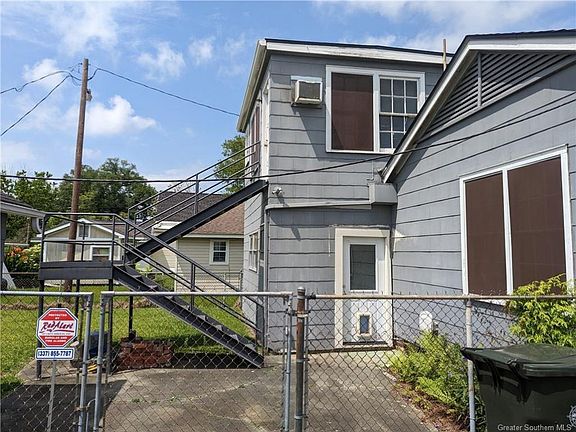 5th image of 1514 Moss St