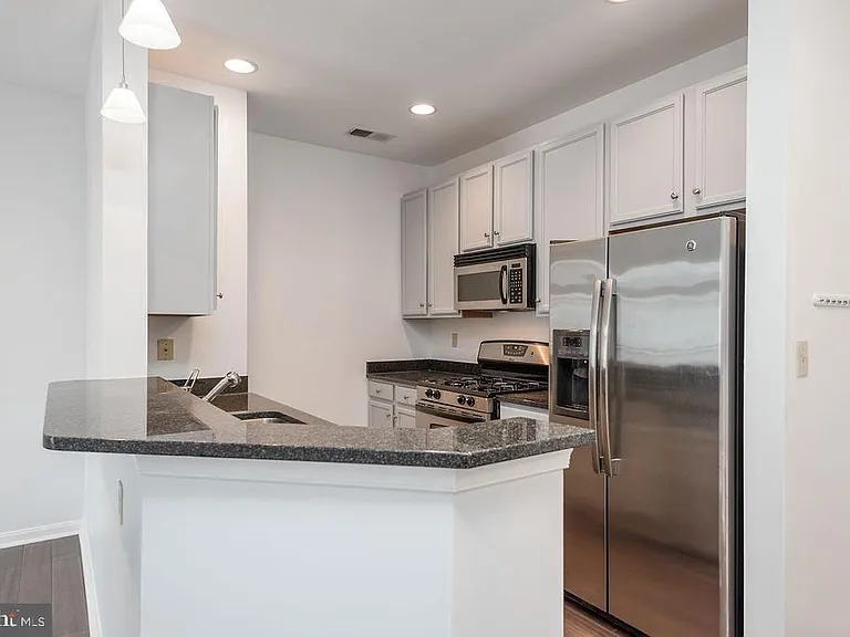 2655 Prosperity Ave #415 — Photo 9