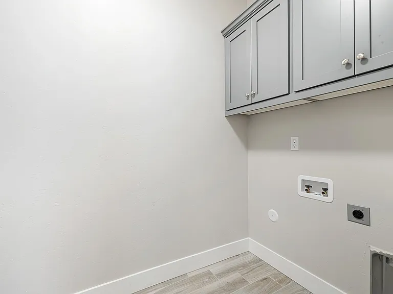 635 S Tylee Way — Photo 24