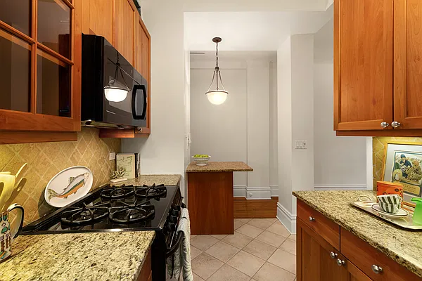 Sold by Compass | media 6
