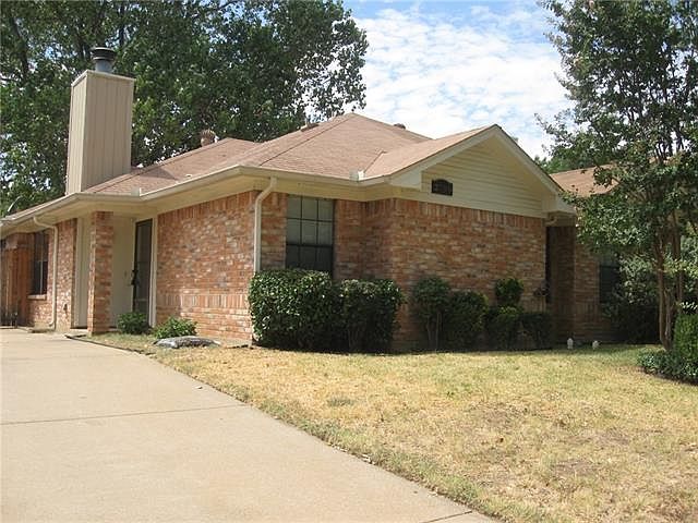 1st image of 2705 London Ct
