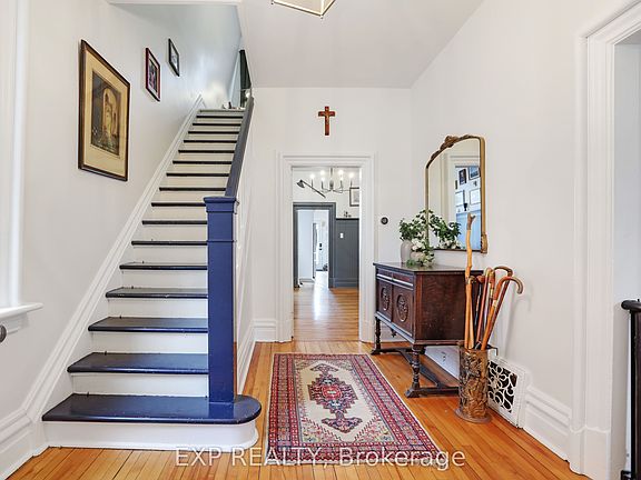 4th image of 128 Renfrew Ave E
