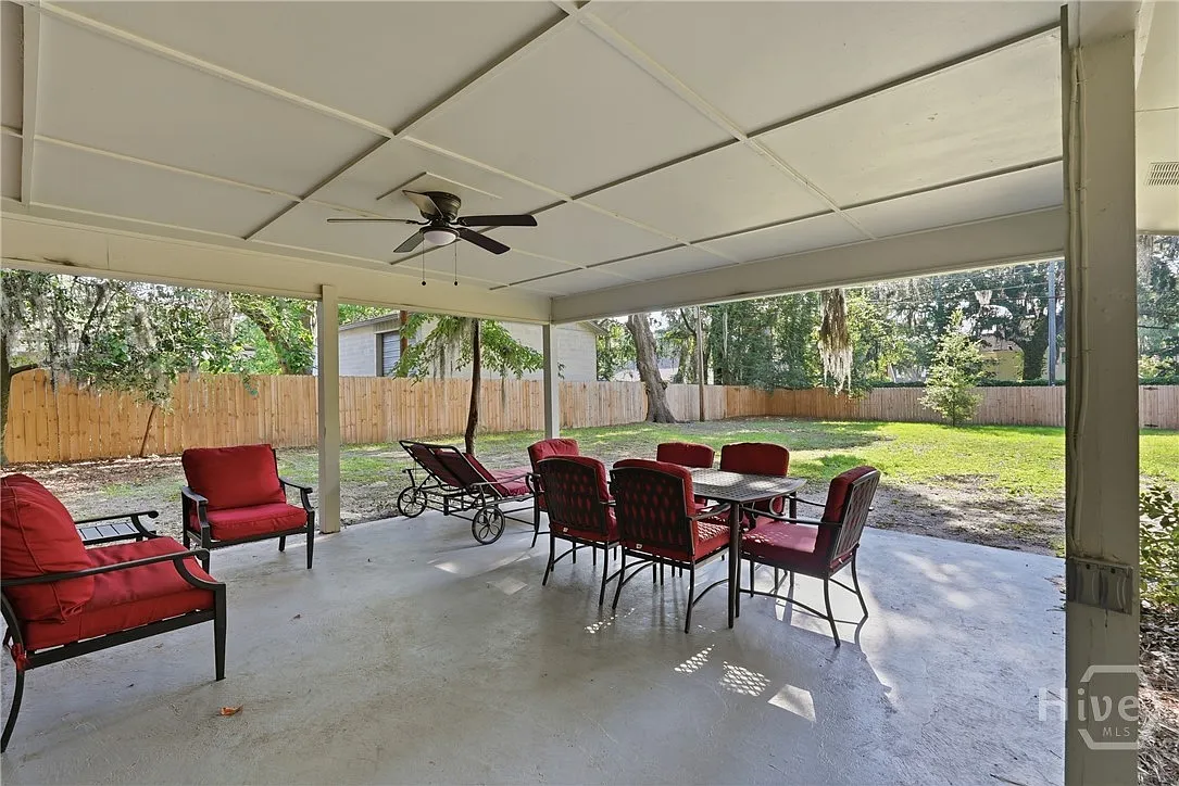 3 bed, 2.0 bath, 1450 sqft, $2,850 — Photo 3