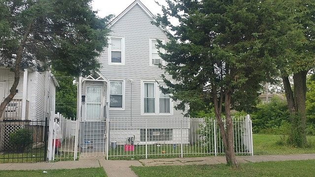 2nd image of 8418 S Gilbert Ct