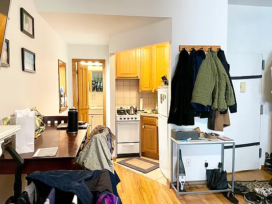 Rented by CNG Realty Management Corp | media 6