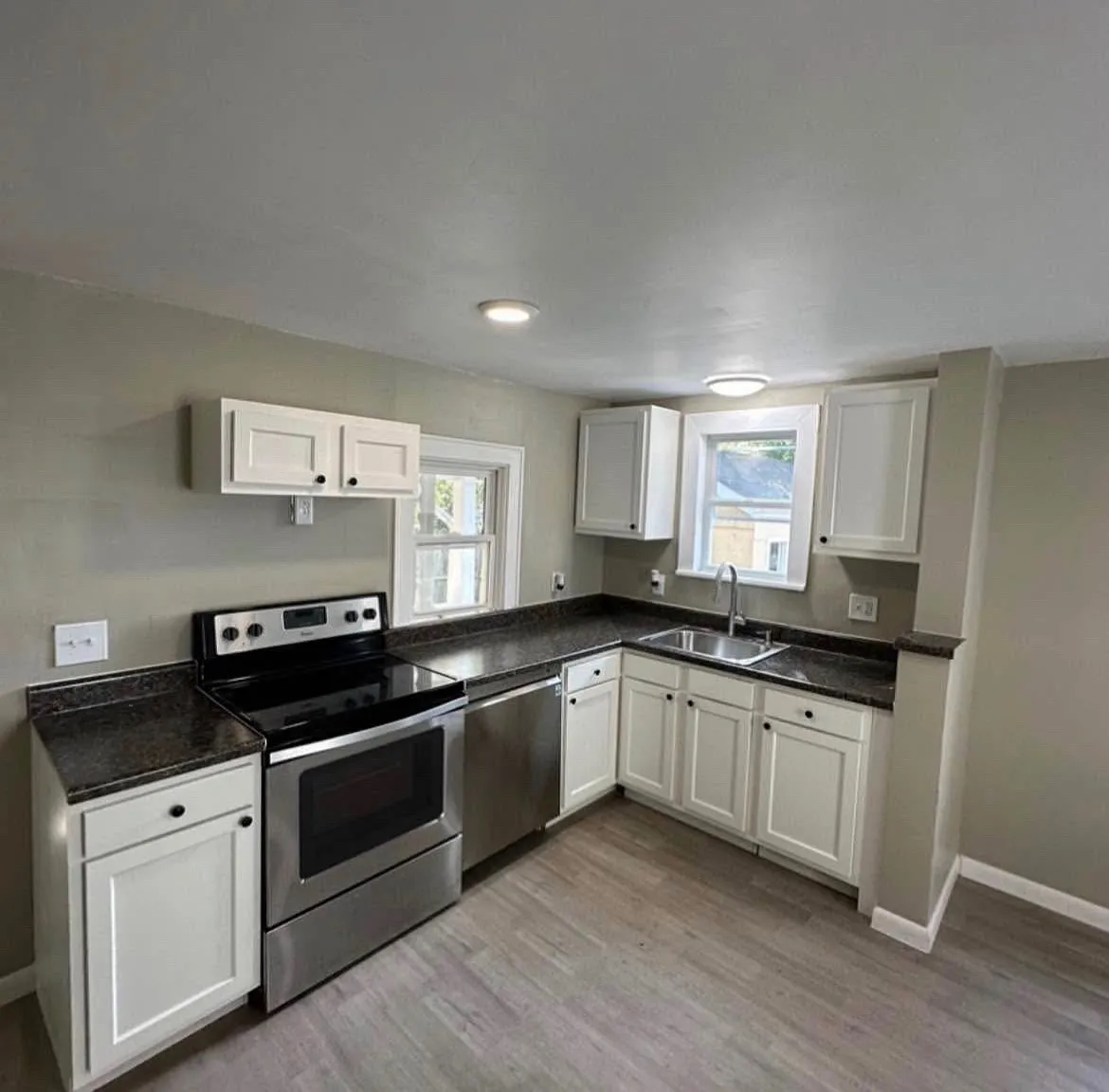 2 bed, 676 sqft, $995 — Photo 2