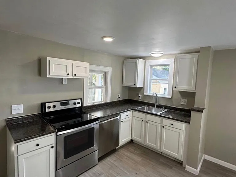1511 Tyler St — Photo 2