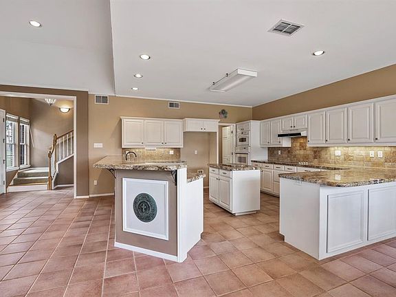4th image of 280 Bay Hill Dr