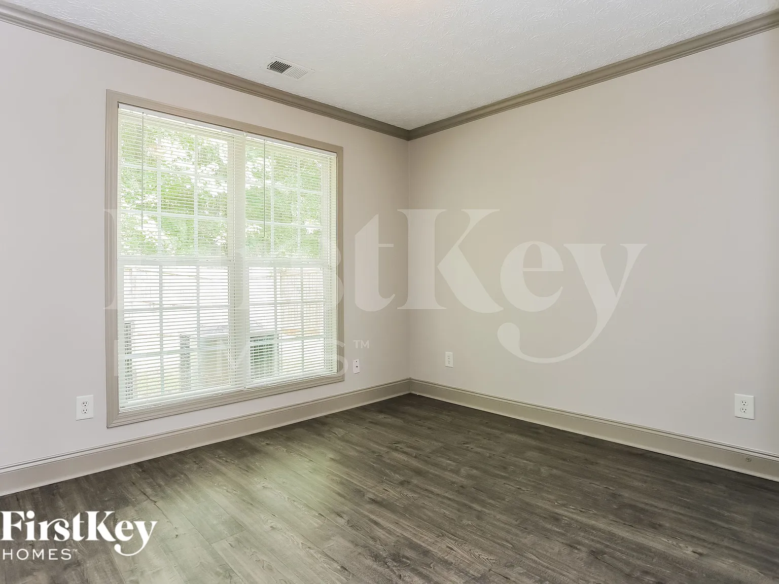 5 bed, 3.0 bath, 3070 sqft, $2,850 — Photo 3
