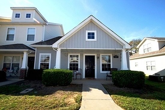 1st image of 125 Alexander Blvd