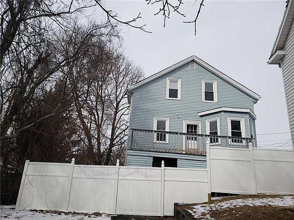 4th image of 96 Sheridan St