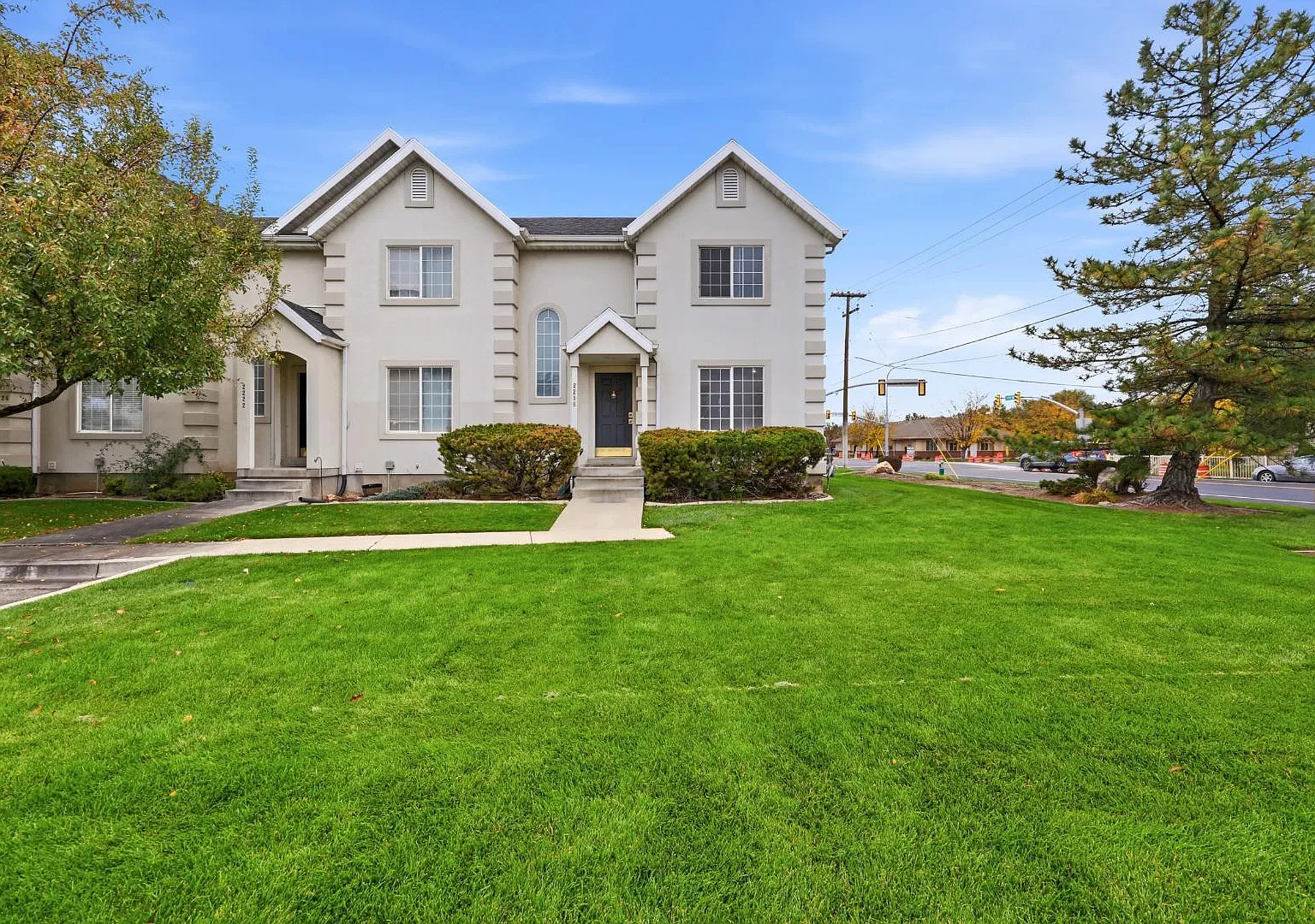 2216 W Davencrest Ln - 2216 W Davencrest Ln — Photo 1