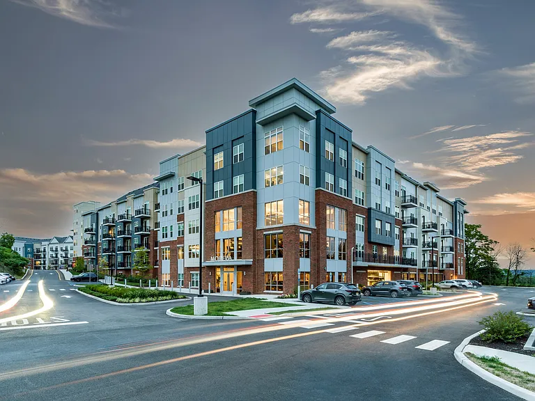 Experience the perfect blend of comfort and convenience at Modera Montville! Nestled in Morris County, our community offers easy access to a wide variety of retail and dining options.