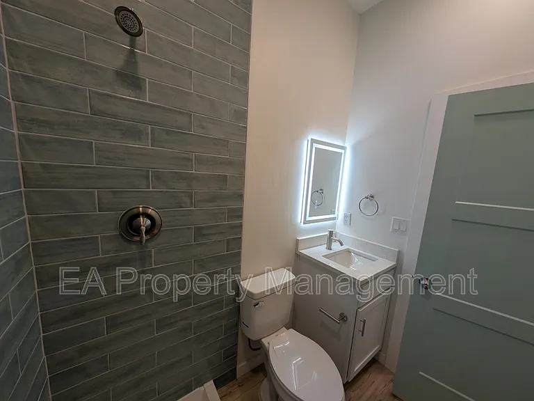 816 1/2 13th St NW — Photo 13