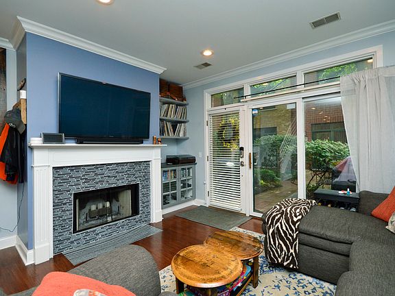 4th image of 1801 W Diversey Pkwy Unit 32