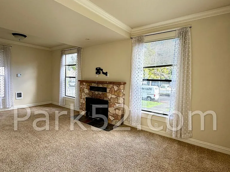 401 North M St #A — Photo 6