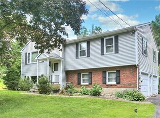 580 Whitney Ave, Trumbull, CT 06611