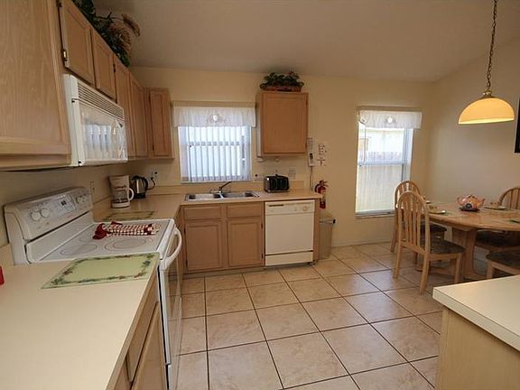 3rd image of 1227 Whitewood Way