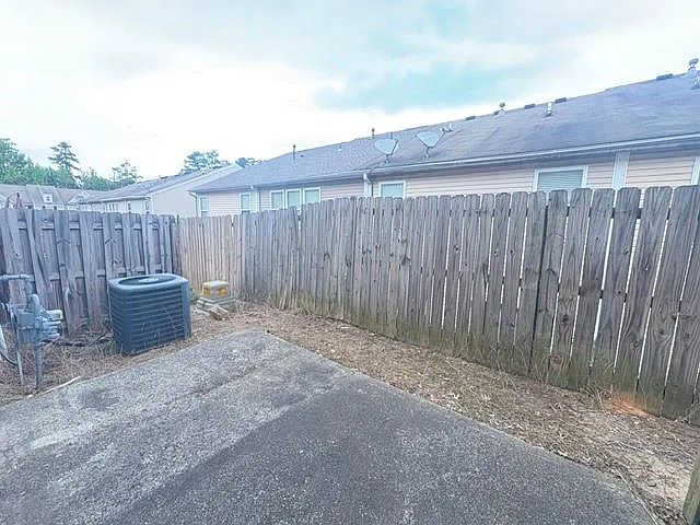 1941 Durwood Ln — Photo 23