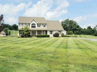 209 Mountaintop Rd, Reinholds, PA 17569