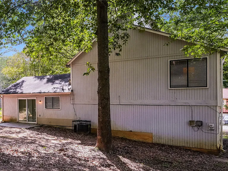 1115 Forest Path — Photo 17