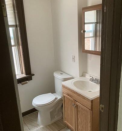 4th image of 4718 S Grand Blvd #1F