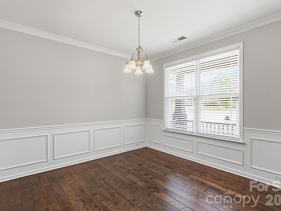 4th image of 2589 Shoal Park Rd