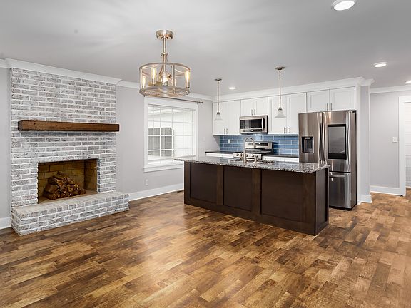 4th image of 570 Hazelwood Dr