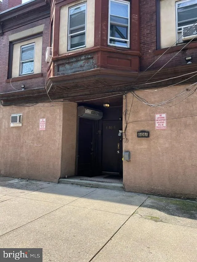 1 bed, 900 sqft, $1,200 — Photo 1