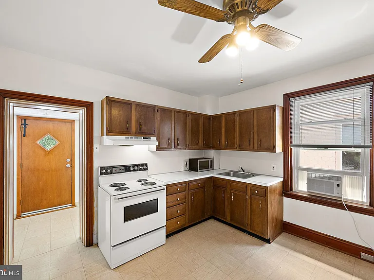 409 W 20th St #2 — Photo 13