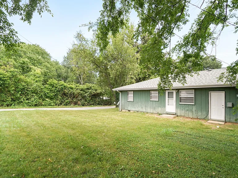 1010 W Lakewood St — Photo 19