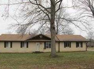 302 Woodside Dr, Greenfield, TN 38230