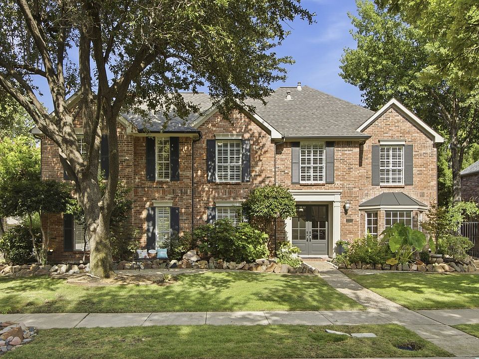 1st image of 210 Chinaberry Way