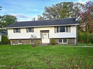 20 Hillcrest Dr, Ravena, NY 12143