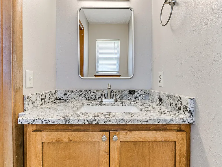 214 Thompson Dr — Photo 19