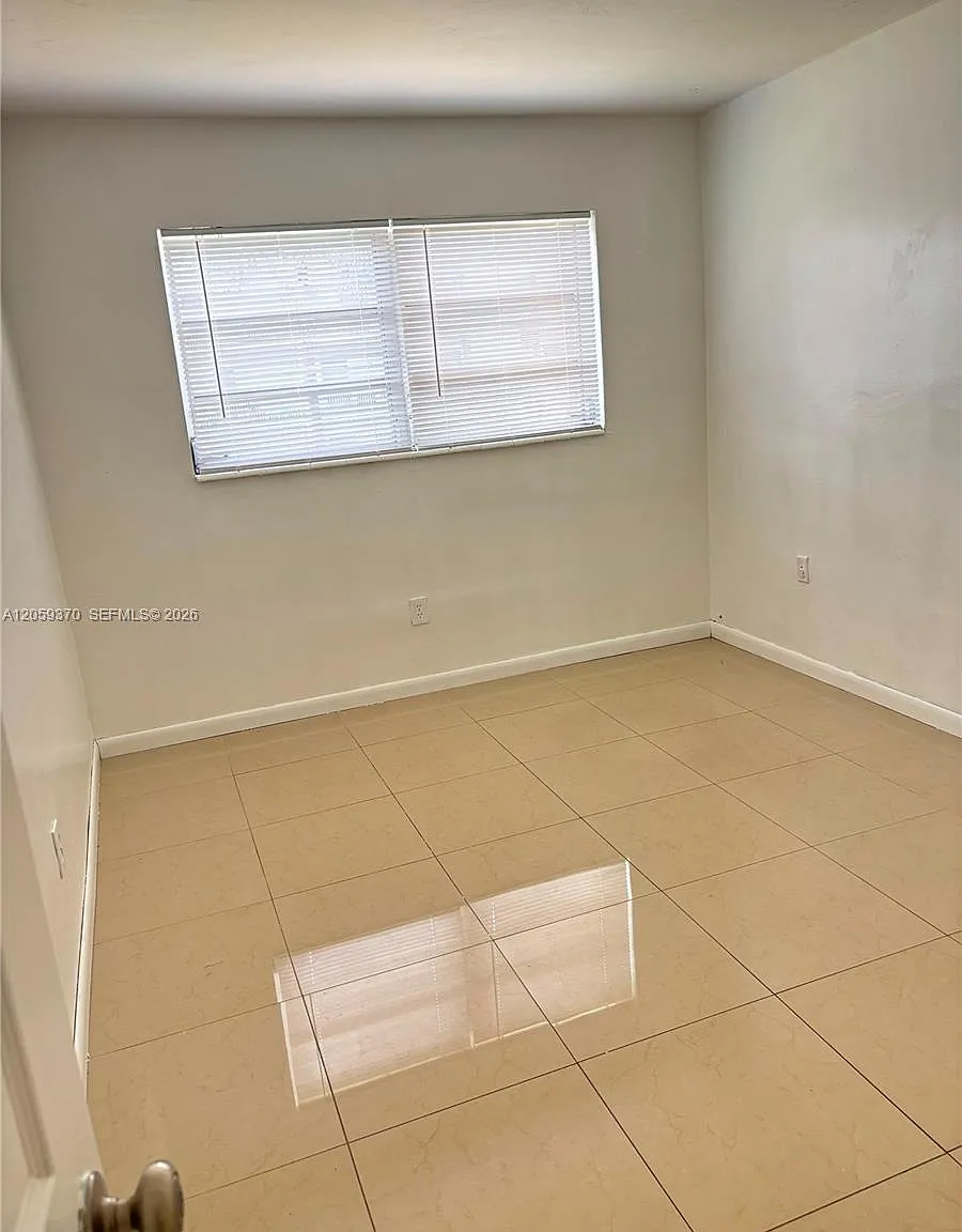Village At Dadeland Condo — Photo 4