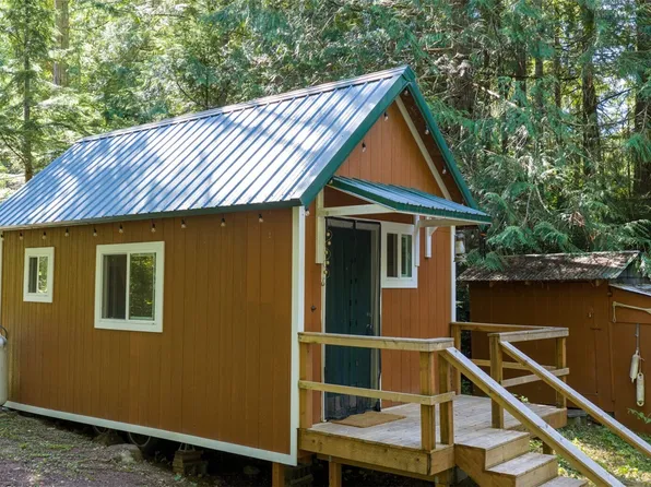 30 N Beacon Lane, Lilliwaup, WA 98555