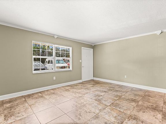 4th image of 2500 Lee Rd APT 122